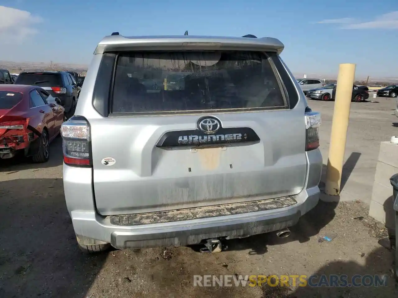 6 Photograph of a damaged car JTEBU5JR4L5769126 TOYOTA 4RUNNER 2020