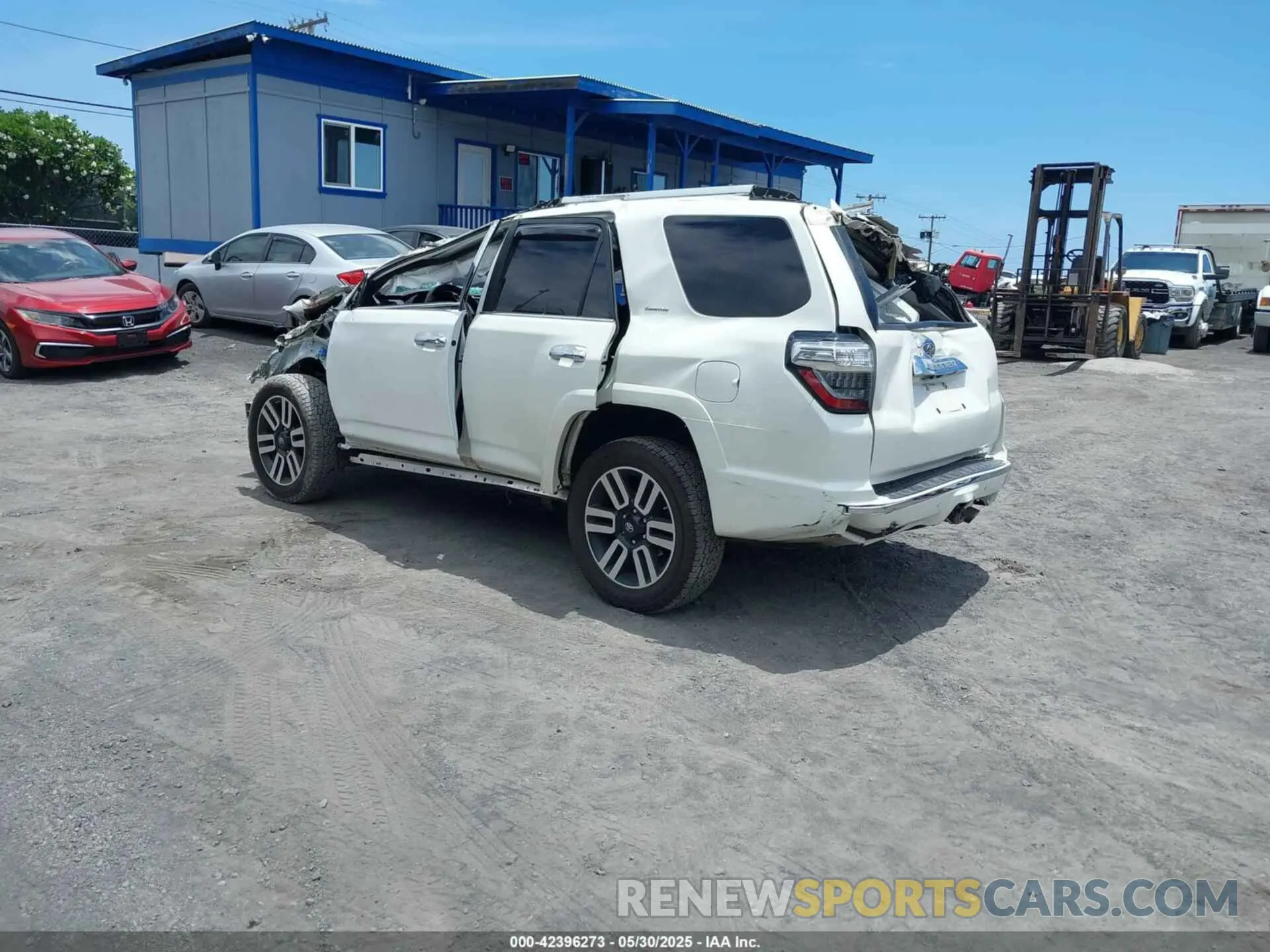 3 Photograph of a damaged car JTEBU5JR4L5775654 TOYOTA 4RUNNER 2020