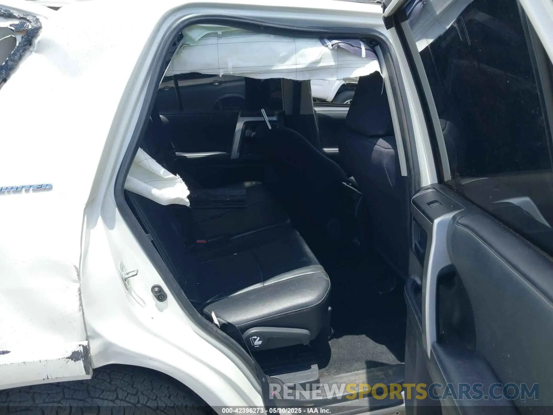 8 Photograph of a damaged car JTEBU5JR4L5775654 TOYOTA 4RUNNER 2020