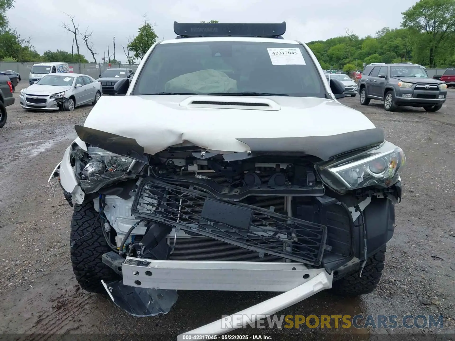 12 Photograph of a damaged car JTEBU5JR4L5784323 TOYOTA 4RUNNER 2020