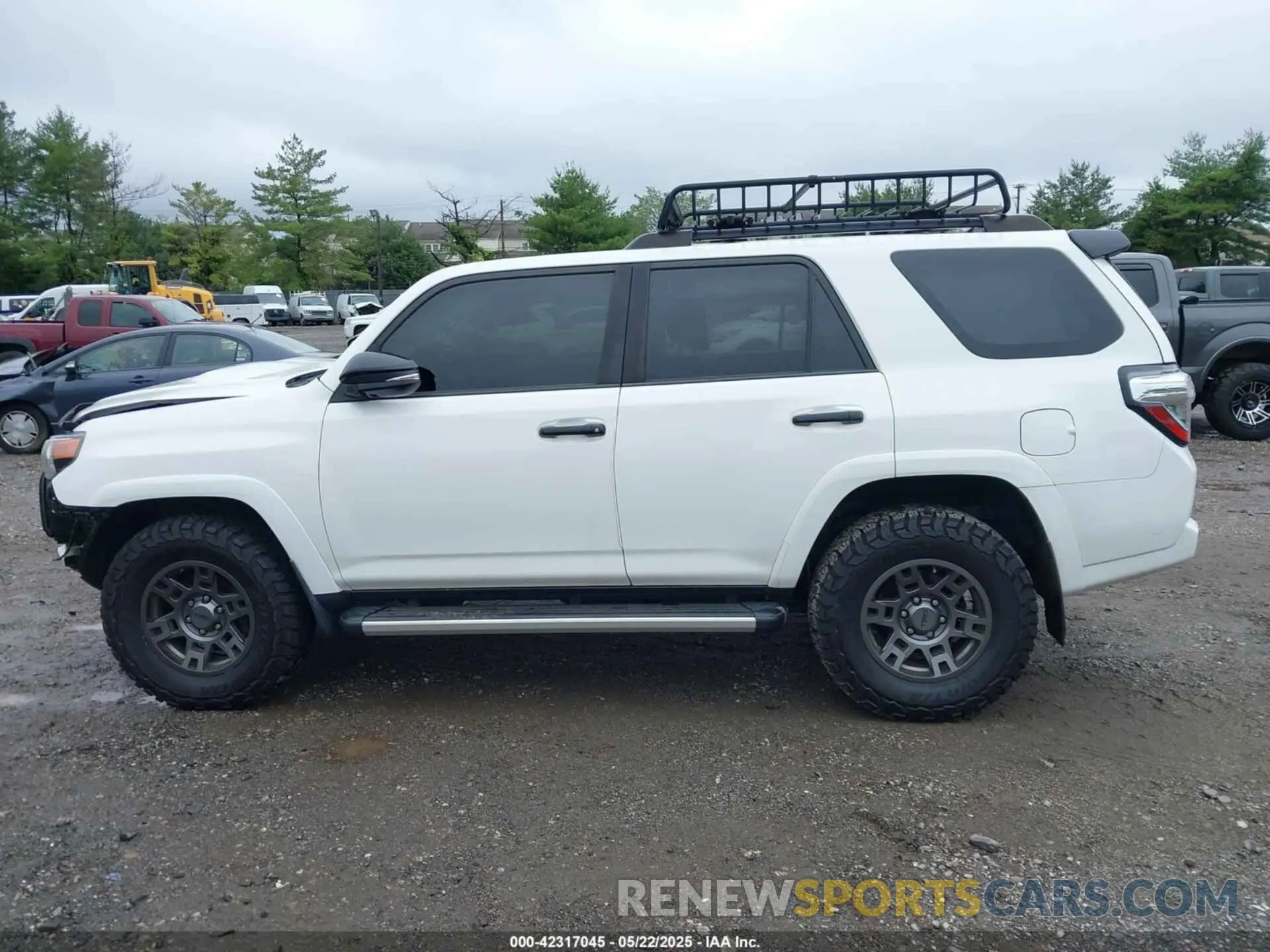 14 Photograph of a damaged car JTEBU5JR4L5784323 TOYOTA 4RUNNER 2020