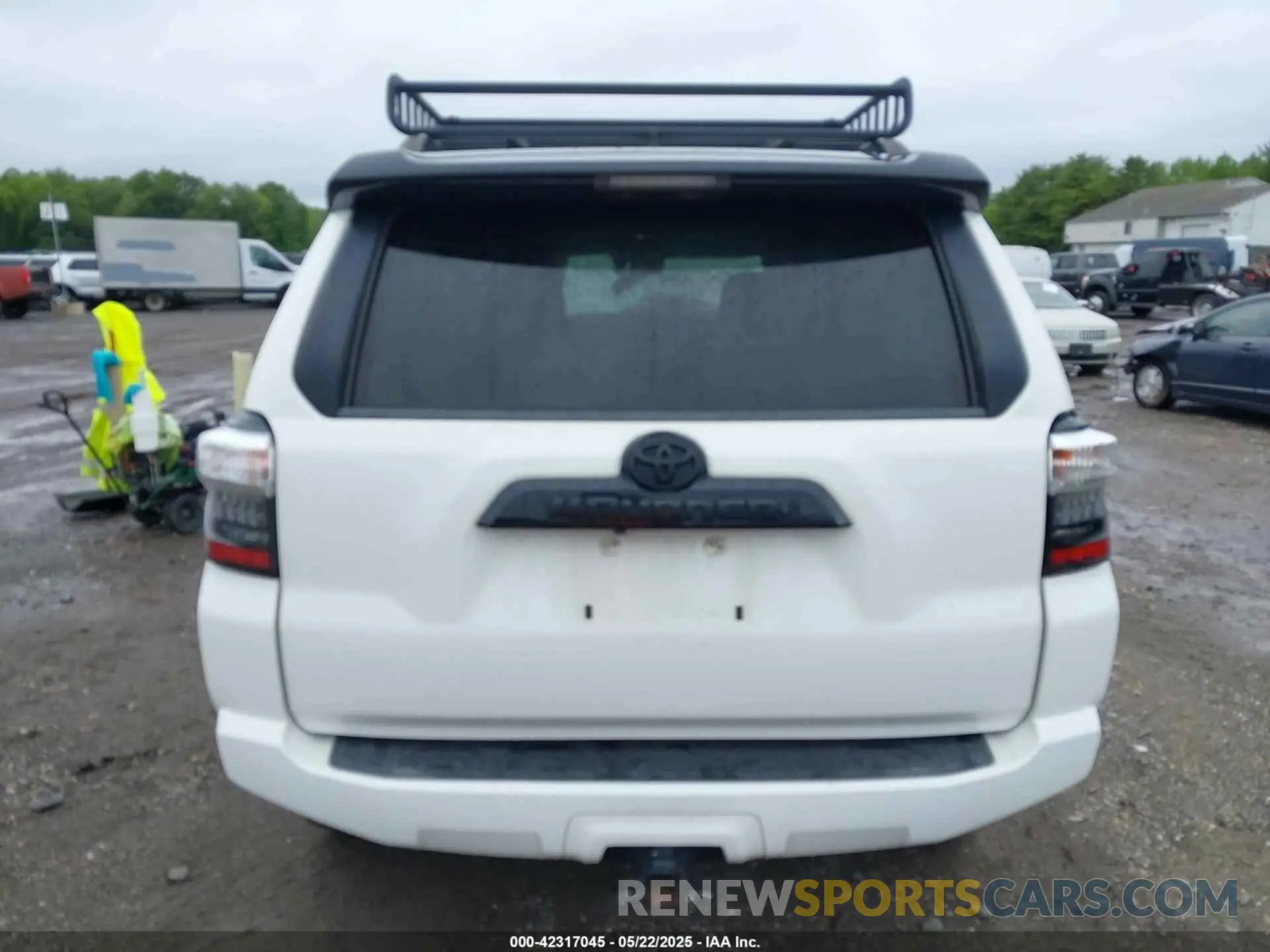 16 Photograph of a damaged car JTEBU5JR4L5784323 TOYOTA 4RUNNER 2020