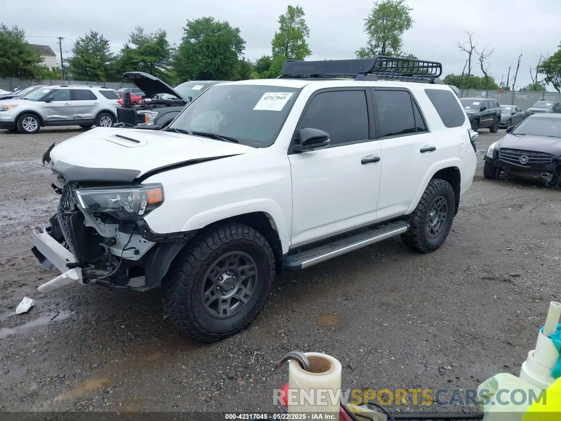 2 Photograph of a damaged car JTEBU5JR4L5784323 TOYOTA 4RUNNER 2020