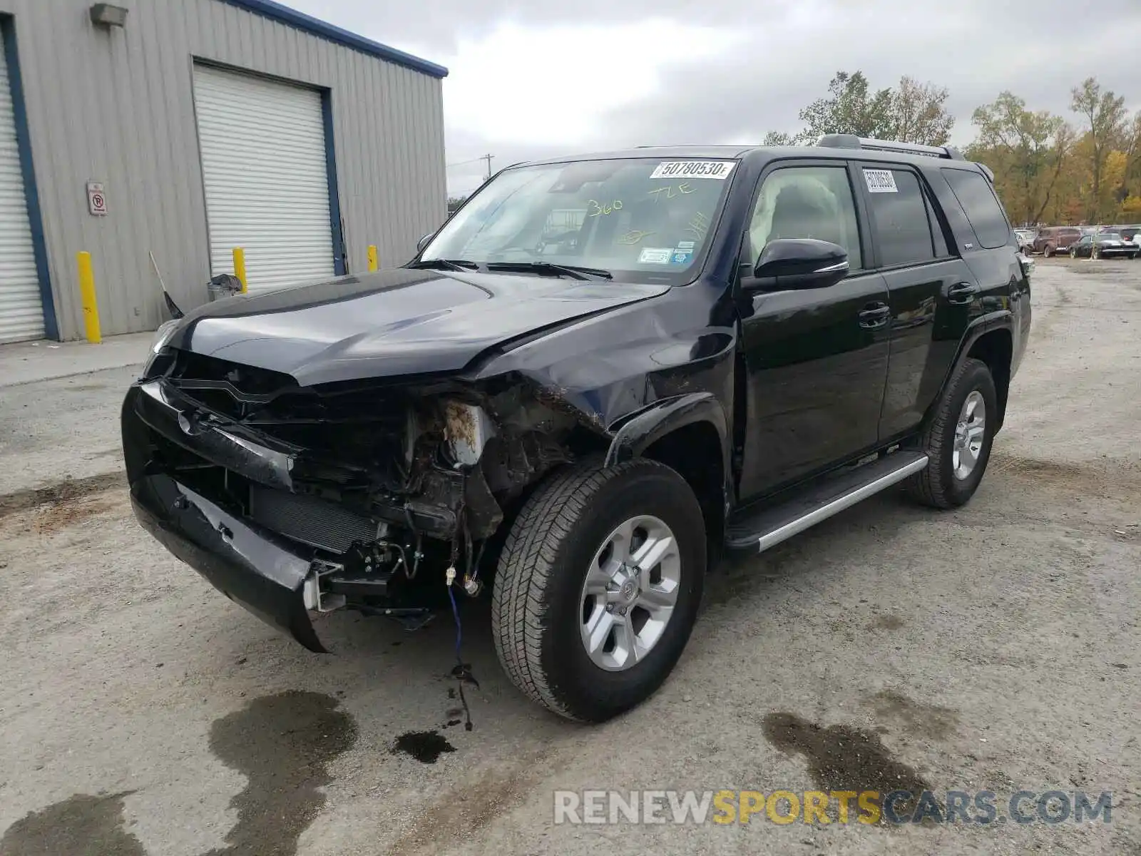 2 Photograph of a damaged car JTEBU5JR4L5786704 TOYOTA 4RUNNER 2020