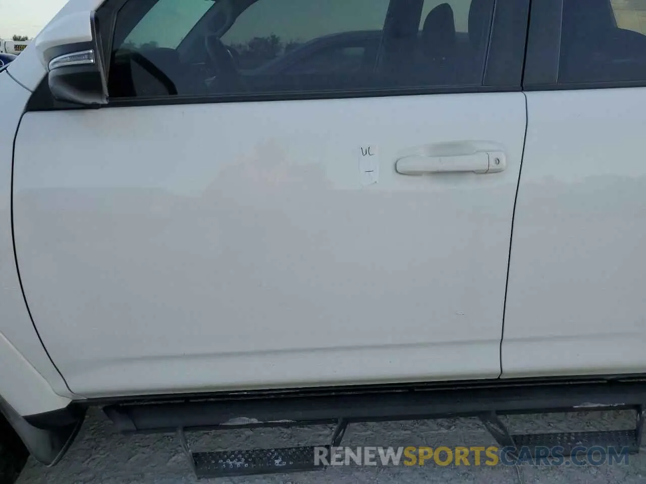 12 Photograph of a damaged car JTEBU5JR4L5791465 TOYOTA 4RUNNER 2020