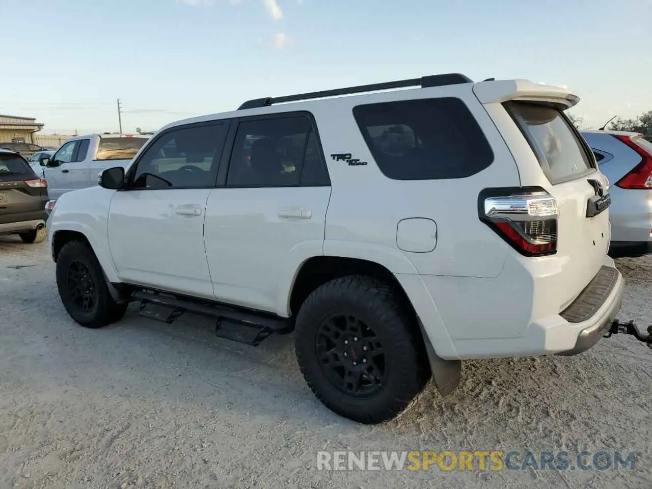 2 Photograph of a damaged car JTEBU5JR4L5791465 TOYOTA 4RUNNER 2020