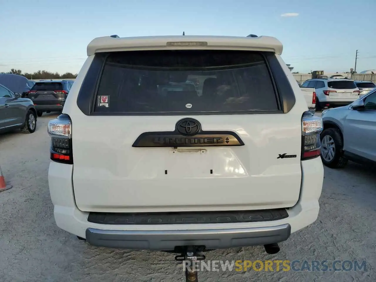 6 Photograph of a damaged car JTEBU5JR4L5791465 TOYOTA 4RUNNER 2020