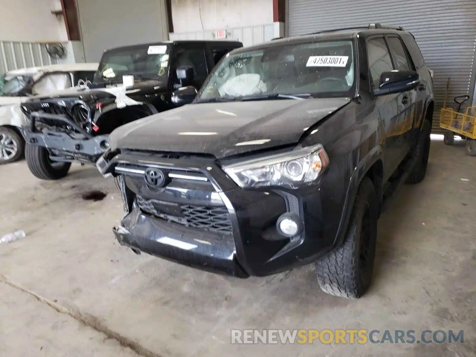 2 Photograph of a damaged car JTEBU5JR4L5800553 TOYOTA 4RUNNER 2020