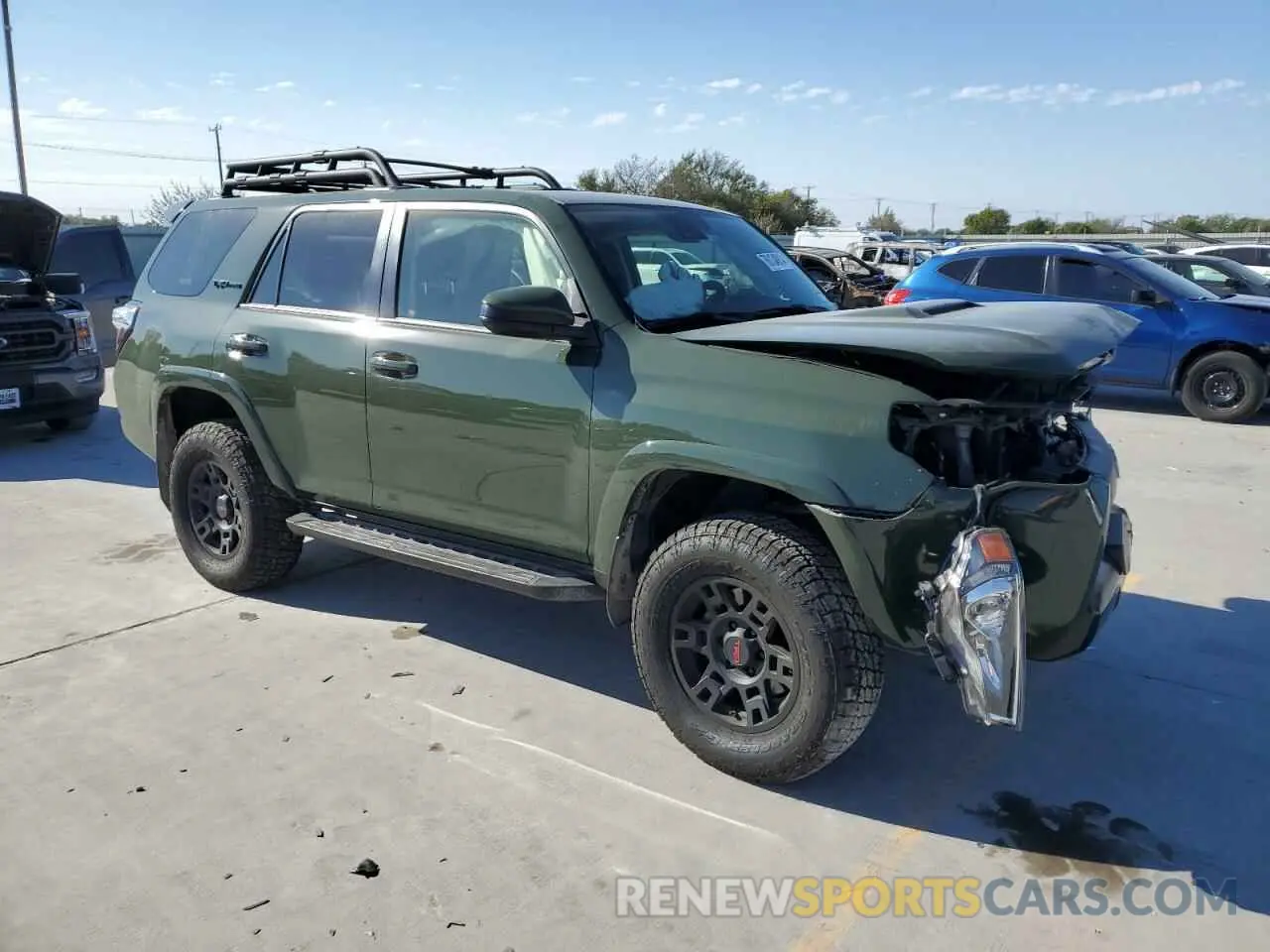 4 Photograph of a damaged car JTEBU5JR4L5817448 TOYOTA 4RUNNER 2020