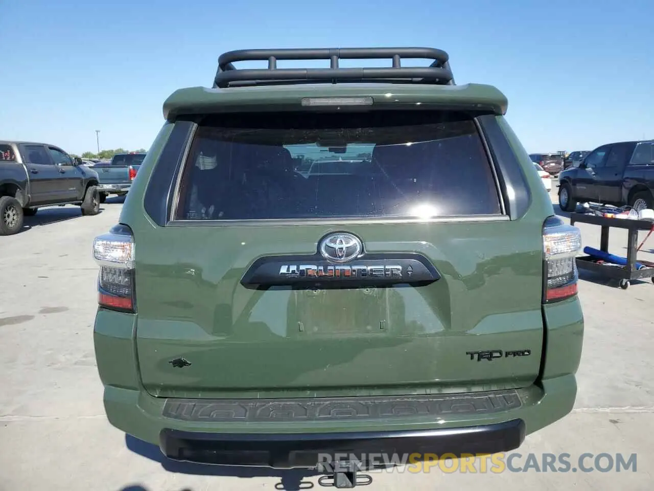 6 Photograph of a damaged car JTEBU5JR4L5817448 TOYOTA 4RUNNER 2020
