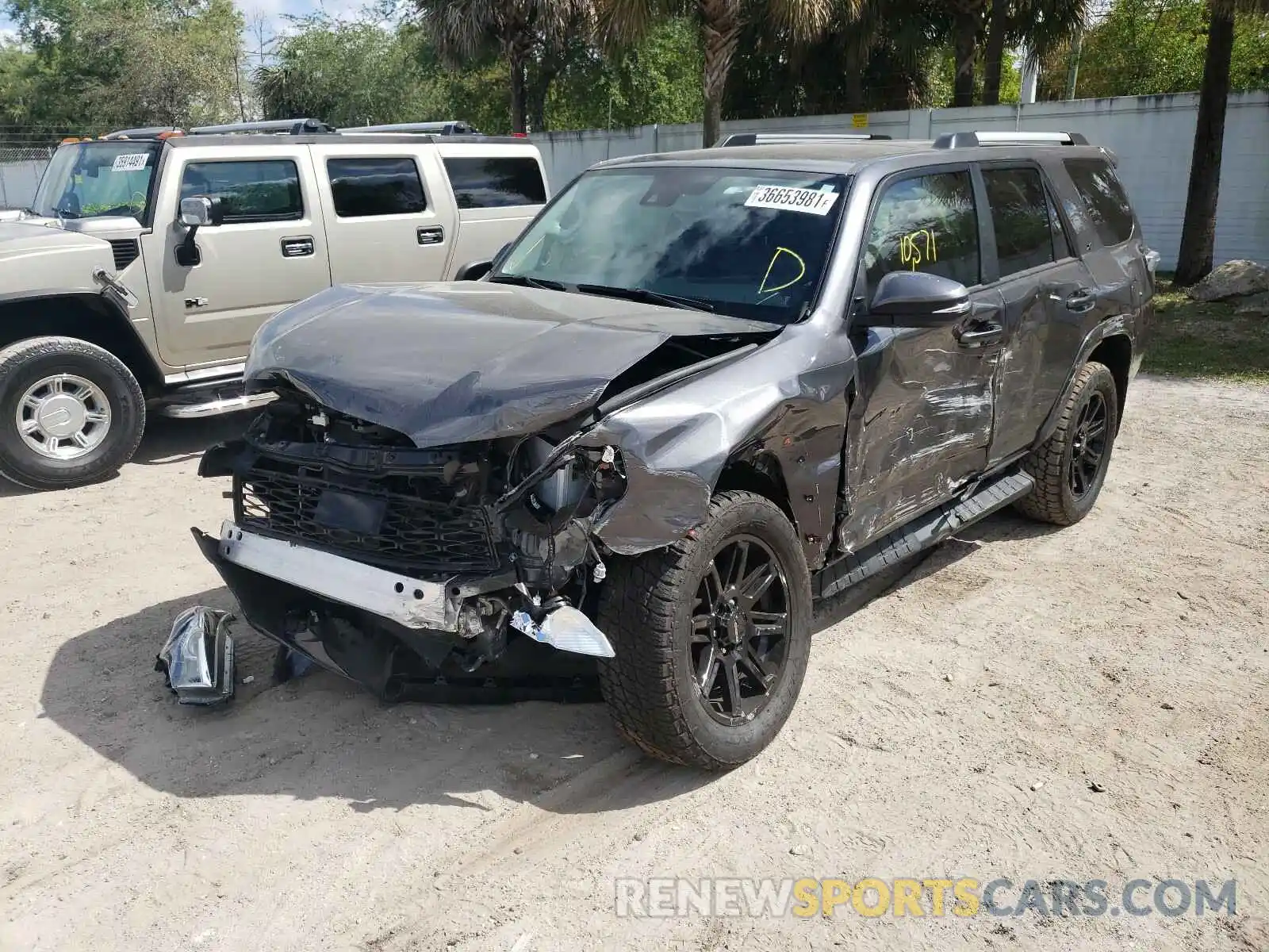 2 Photograph of a damaged car JTEBU5JR4L5825825 TOYOTA 4RUNNER 2020