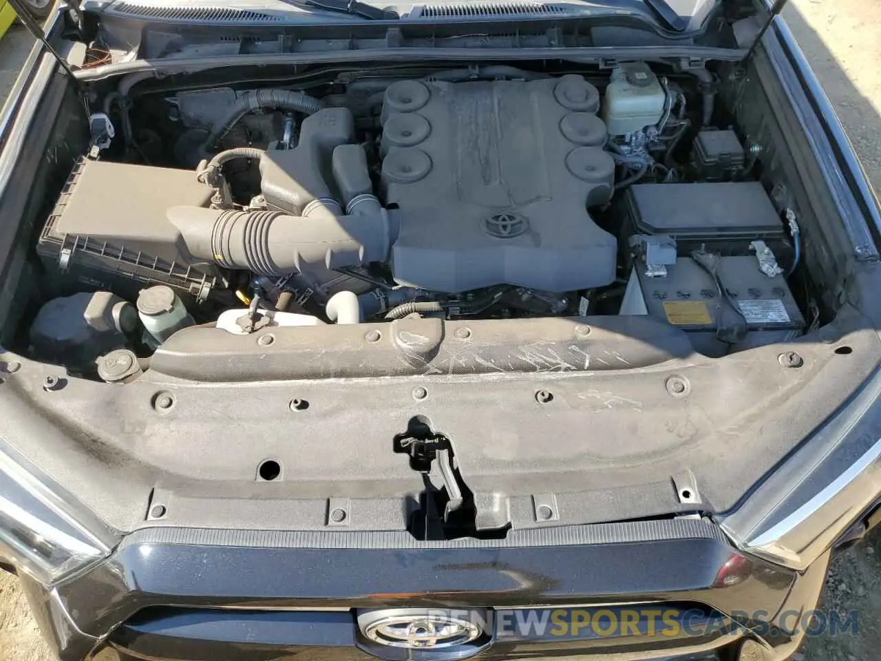 12 Photograph of a damaged car JTEBU5JR4L5830006 TOYOTA 4RUNNER 2020