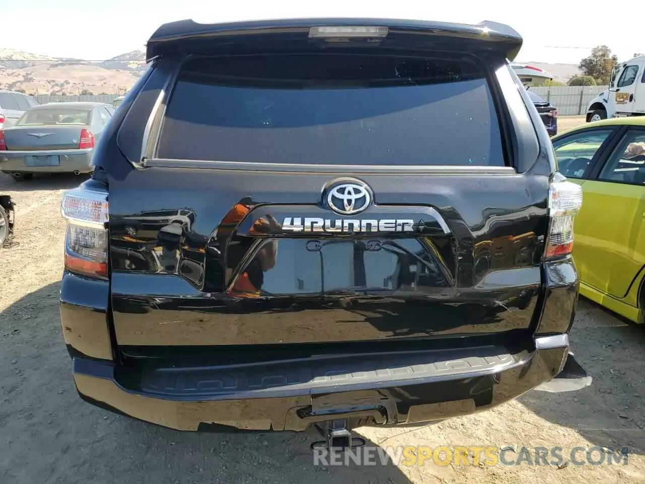 6 Photograph of a damaged car JTEBU5JR4L5830006 TOYOTA 4RUNNER 2020