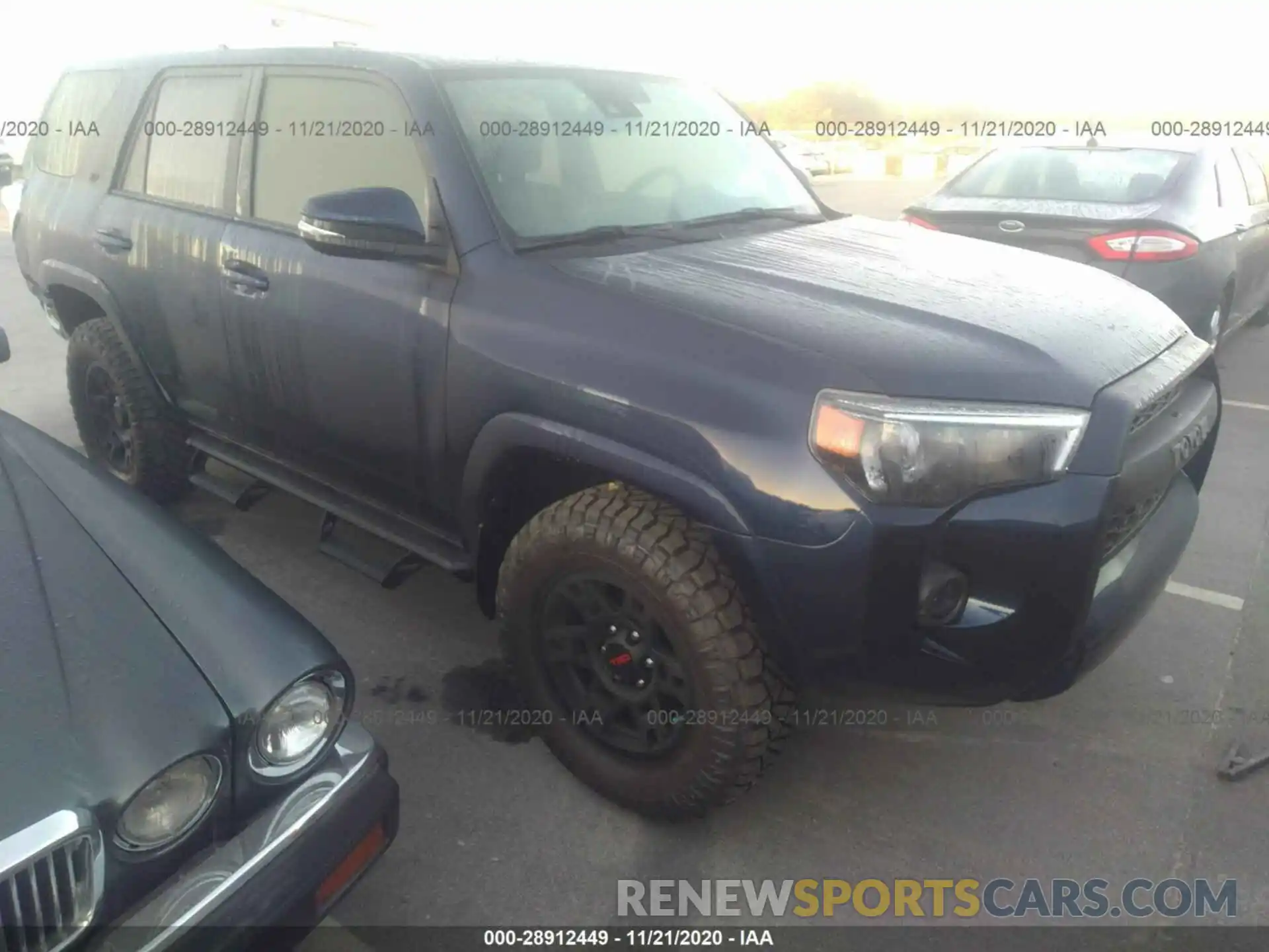 1 Photograph of a damaged car JTEBU5JR4L5830572 TOYOTA 4RUNNER 2020