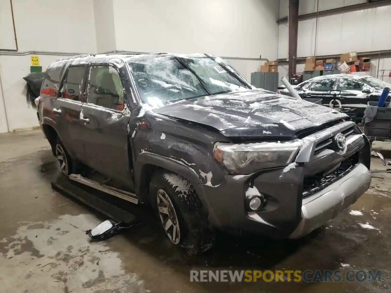 1 Photograph of a damaged car JTEBU5JR4L5832354 TOYOTA 4RUNNER 2020