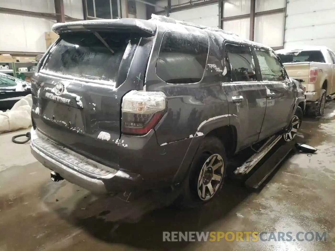 4 Photograph of a damaged car JTEBU5JR4L5832354 TOYOTA 4RUNNER 2020