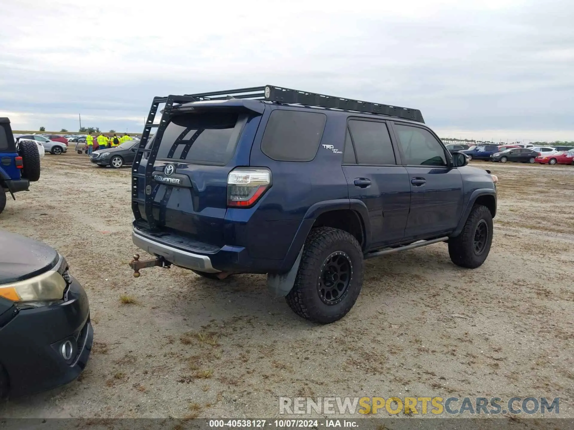 4 Photograph of a damaged car JTEBU5JR4L5833987 TOYOTA 4RUNNER 2020