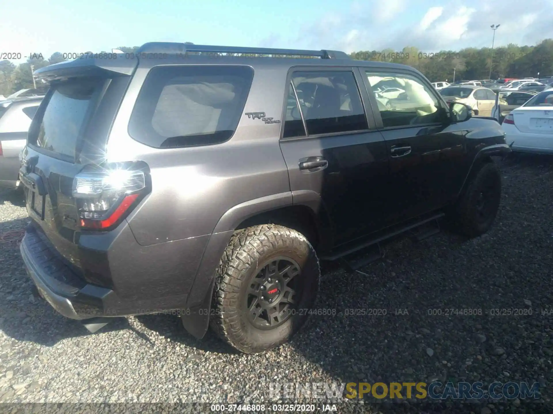 4 Photograph of a damaged car JTEBU5JR5L5737754 TOYOTA 4RUNNER 2020