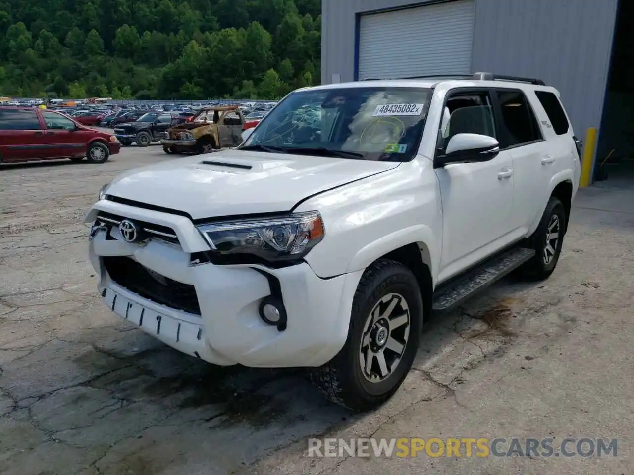 2 Photograph of a damaged car JTEBU5JR5L5750701 TOYOTA 4RUNNER 2020