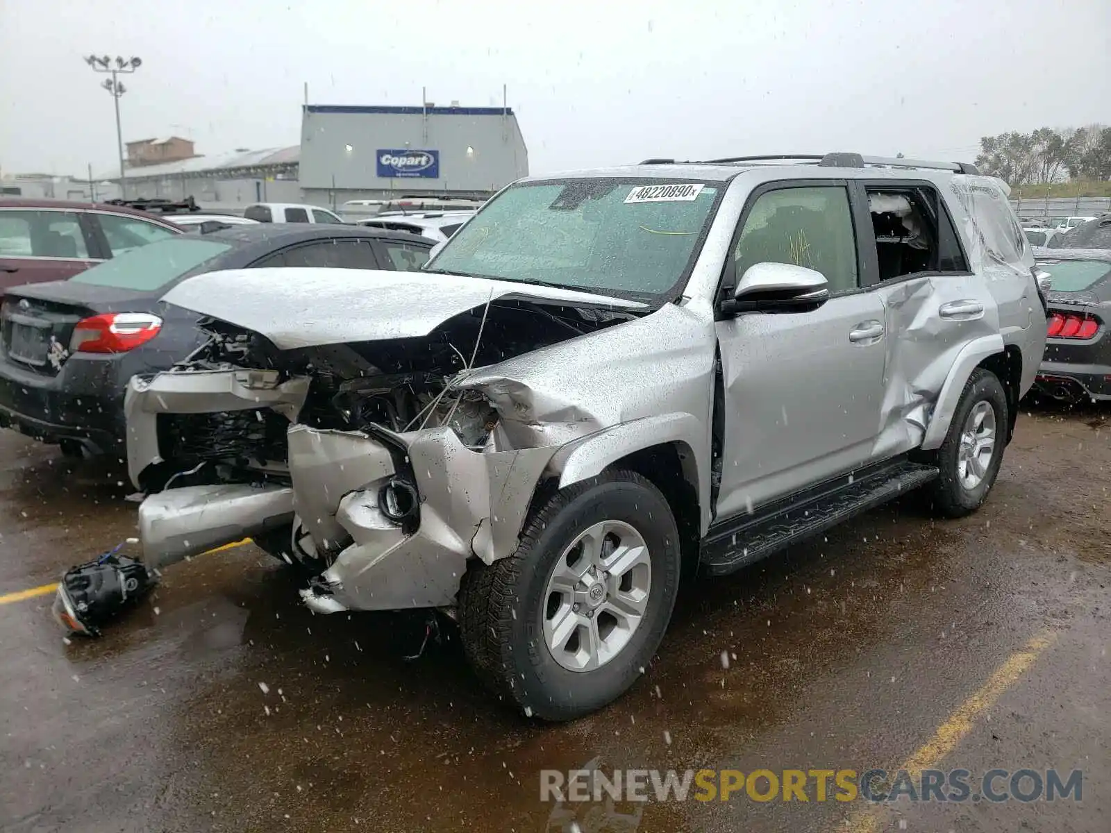 2 Photograph of a damaged car JTEBU5JR5L5775467 TOYOTA 4RUNNER 2020