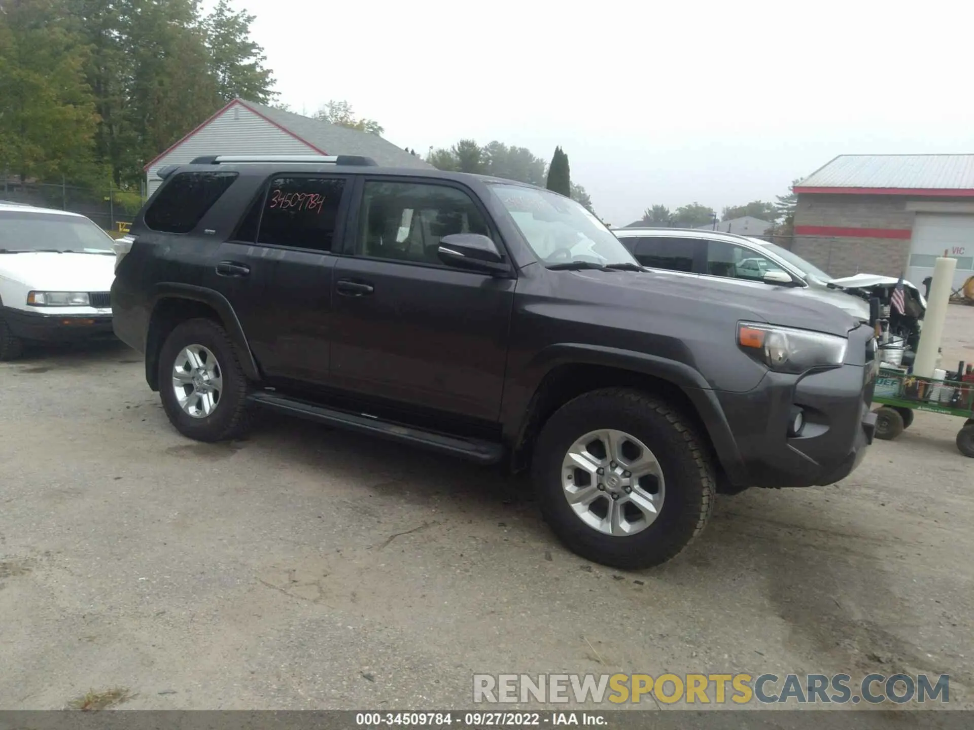 1 Photograph of a damaged car JTEBU5JR5L5777574 TOYOTA 4RUNNER 2020