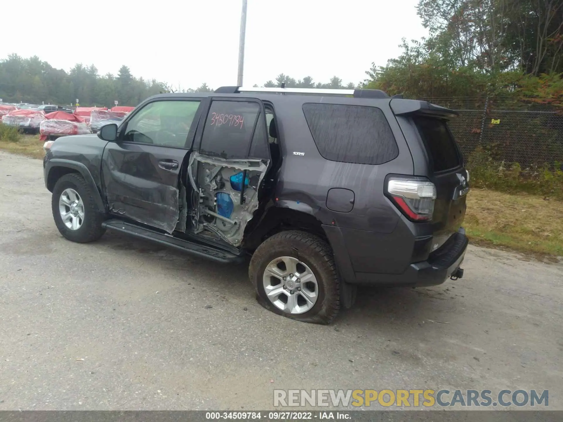 3 Photograph of a damaged car JTEBU5JR5L5777574 TOYOTA 4RUNNER 2020