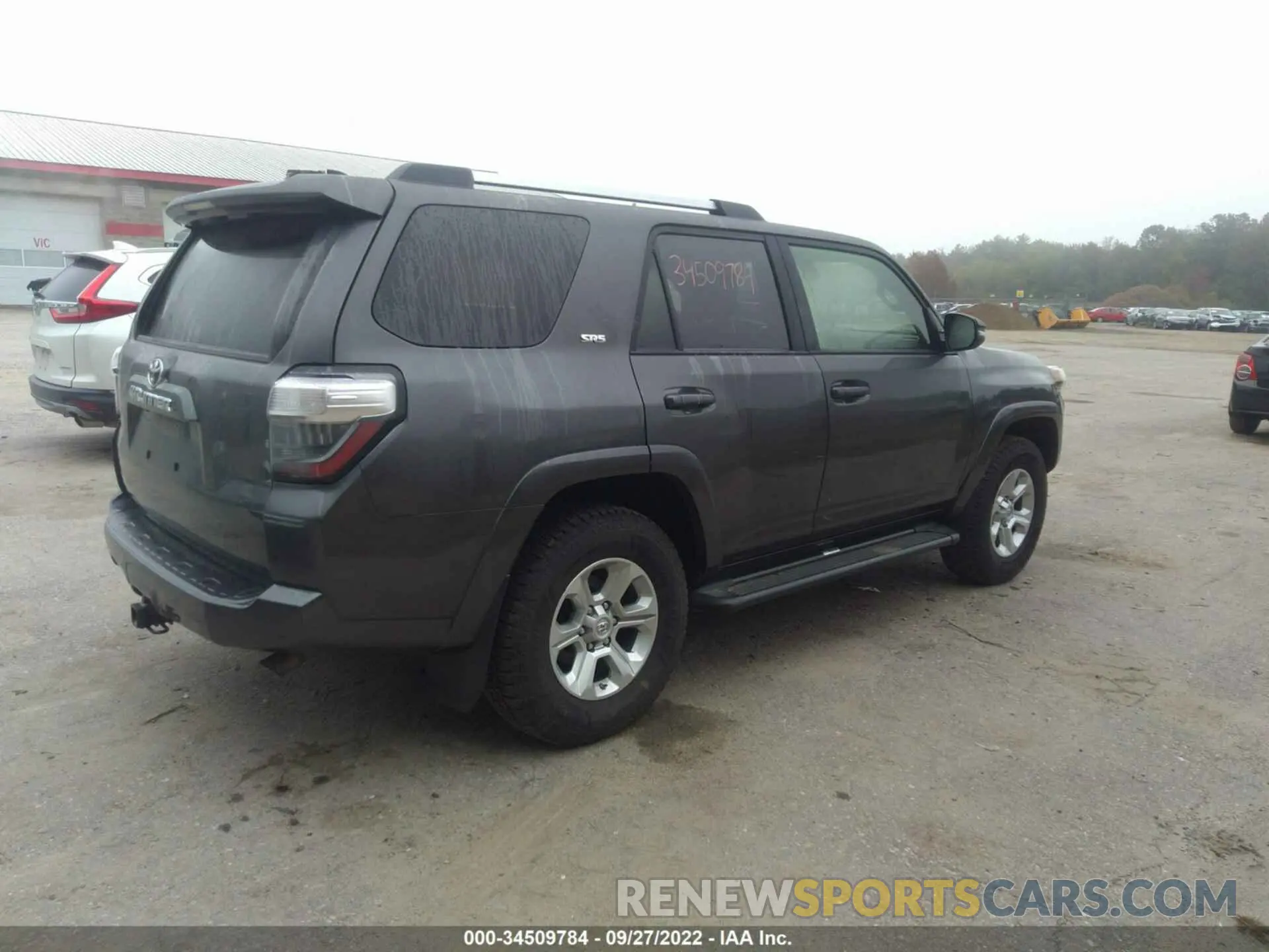 4 Photograph of a damaged car JTEBU5JR5L5777574 TOYOTA 4RUNNER 2020
