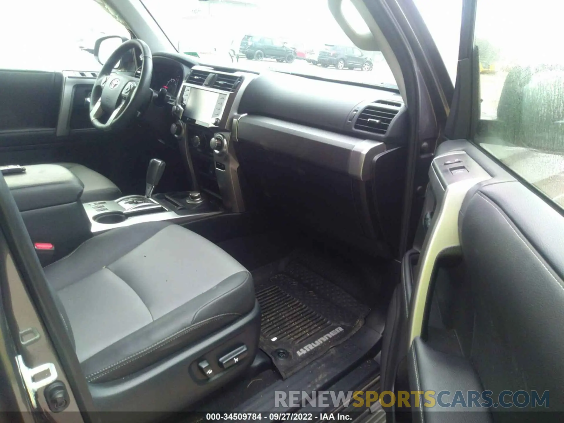 5 Photograph of a damaged car JTEBU5JR5L5777574 TOYOTA 4RUNNER 2020