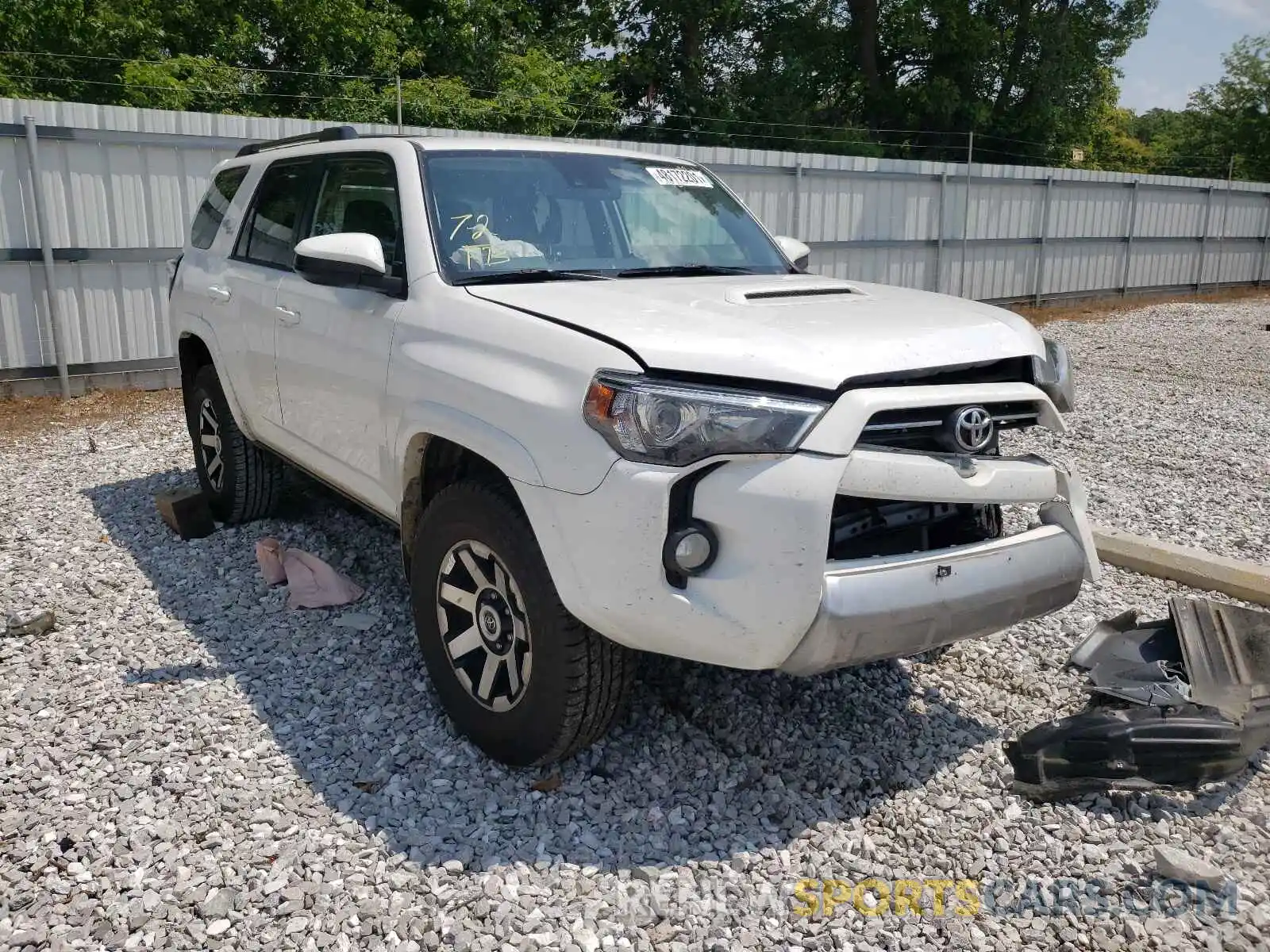 1 Photograph of a damaged car JTEBU5JR5L5784282 TOYOTA 4RUNNER 2020