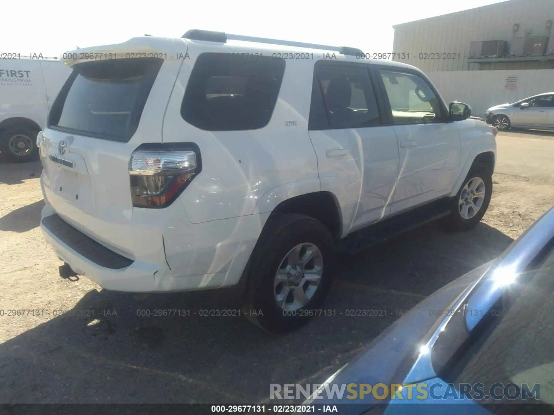 4 Photograph of a damaged car JTEBU5JR5L5787473 TOYOTA 4RUNNER 2020