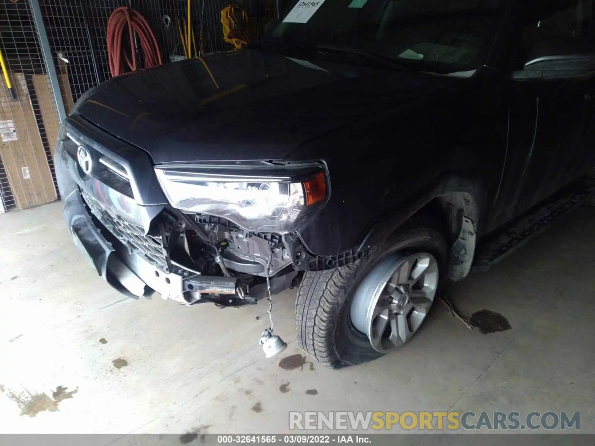 6 Photograph of a damaged car JTEBU5JR5L5792950 TOYOTA 4RUNNER 2020