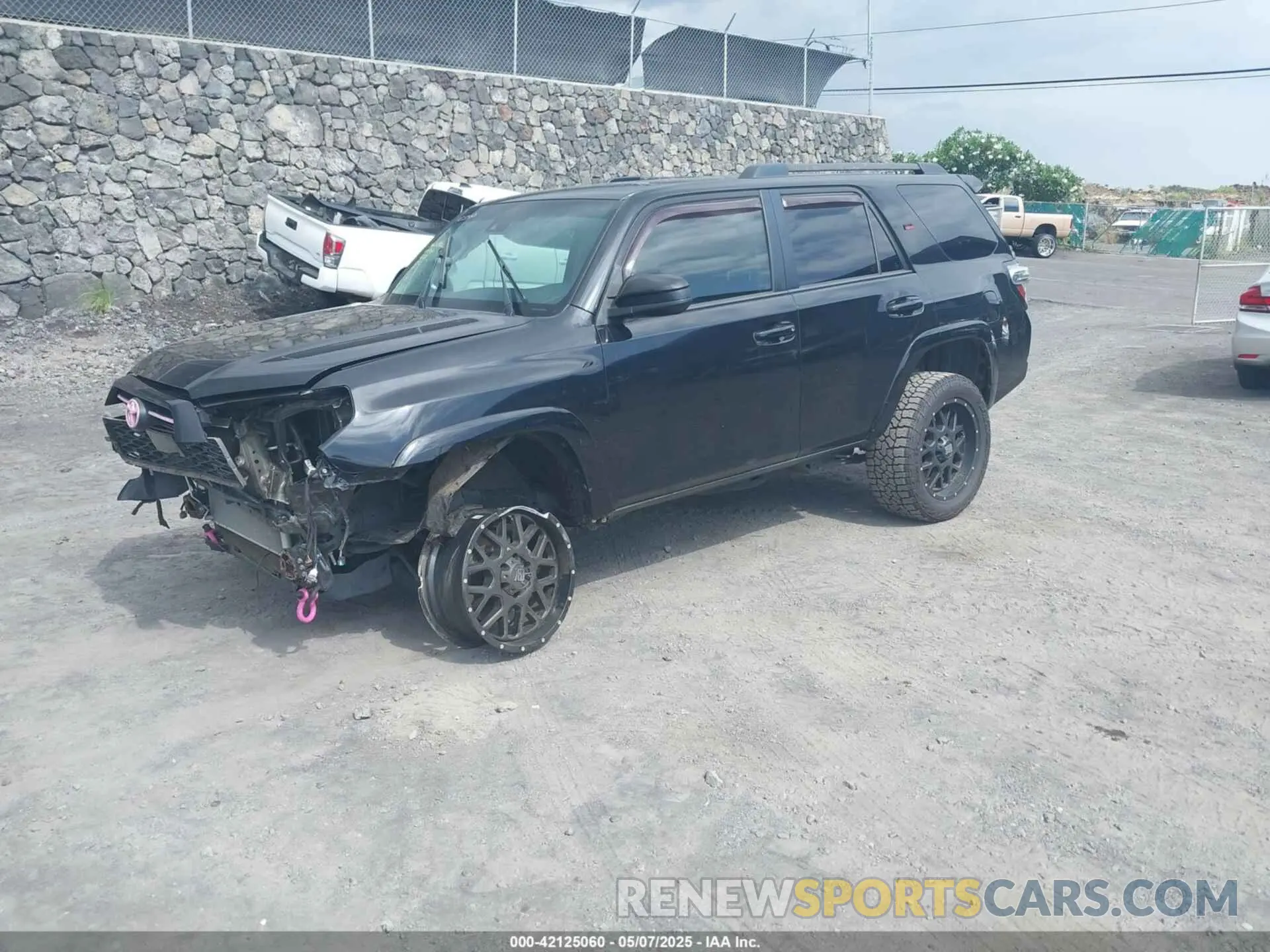 2 Photograph of a damaged car JTEBU5JR5L5798666 TOYOTA 4RUNNER 2020