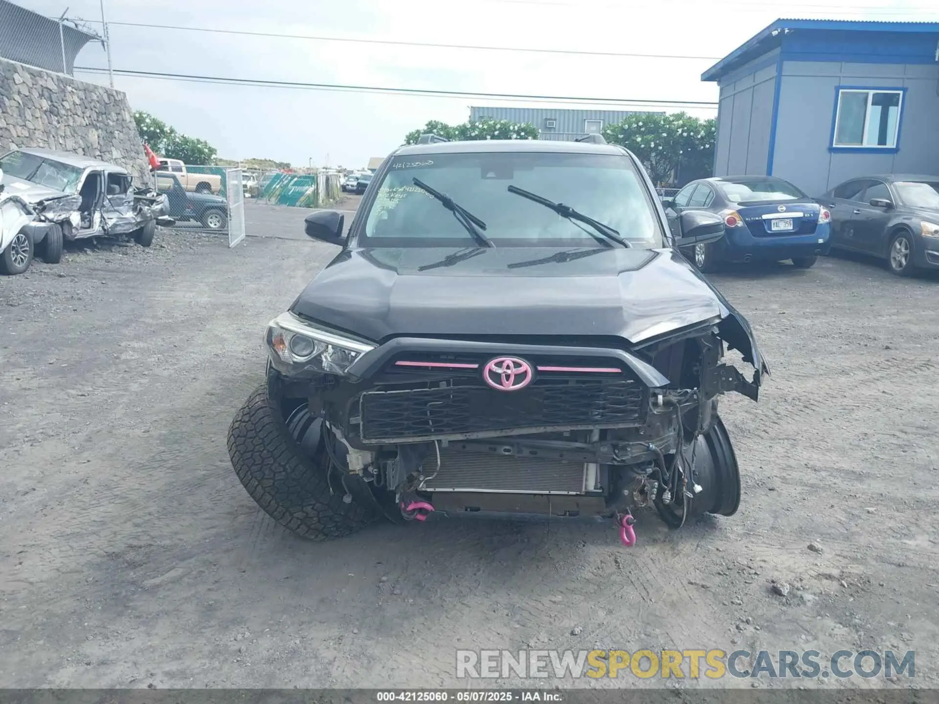 6 Photograph of a damaged car JTEBU5JR5L5798666 TOYOTA 4RUNNER 2020