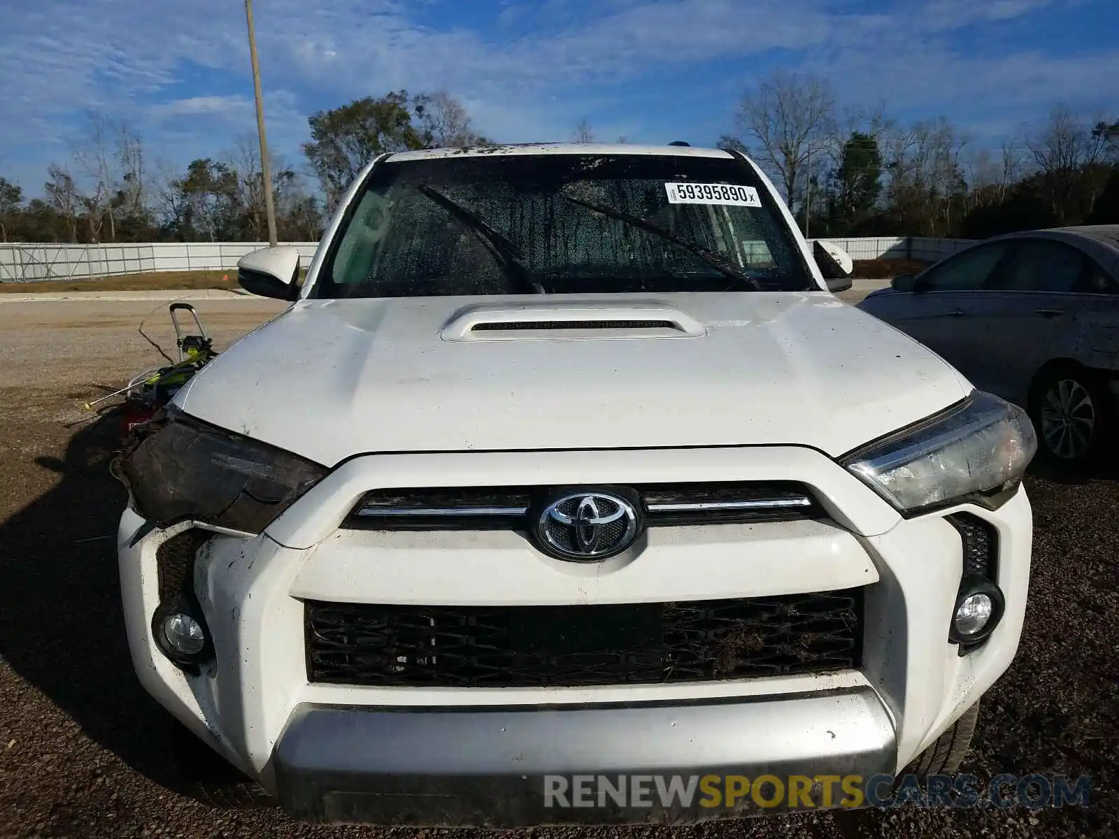 9 Photograph of a damaged car JTEBU5JR5L5799252 TOYOTA 4RUNNER 2020