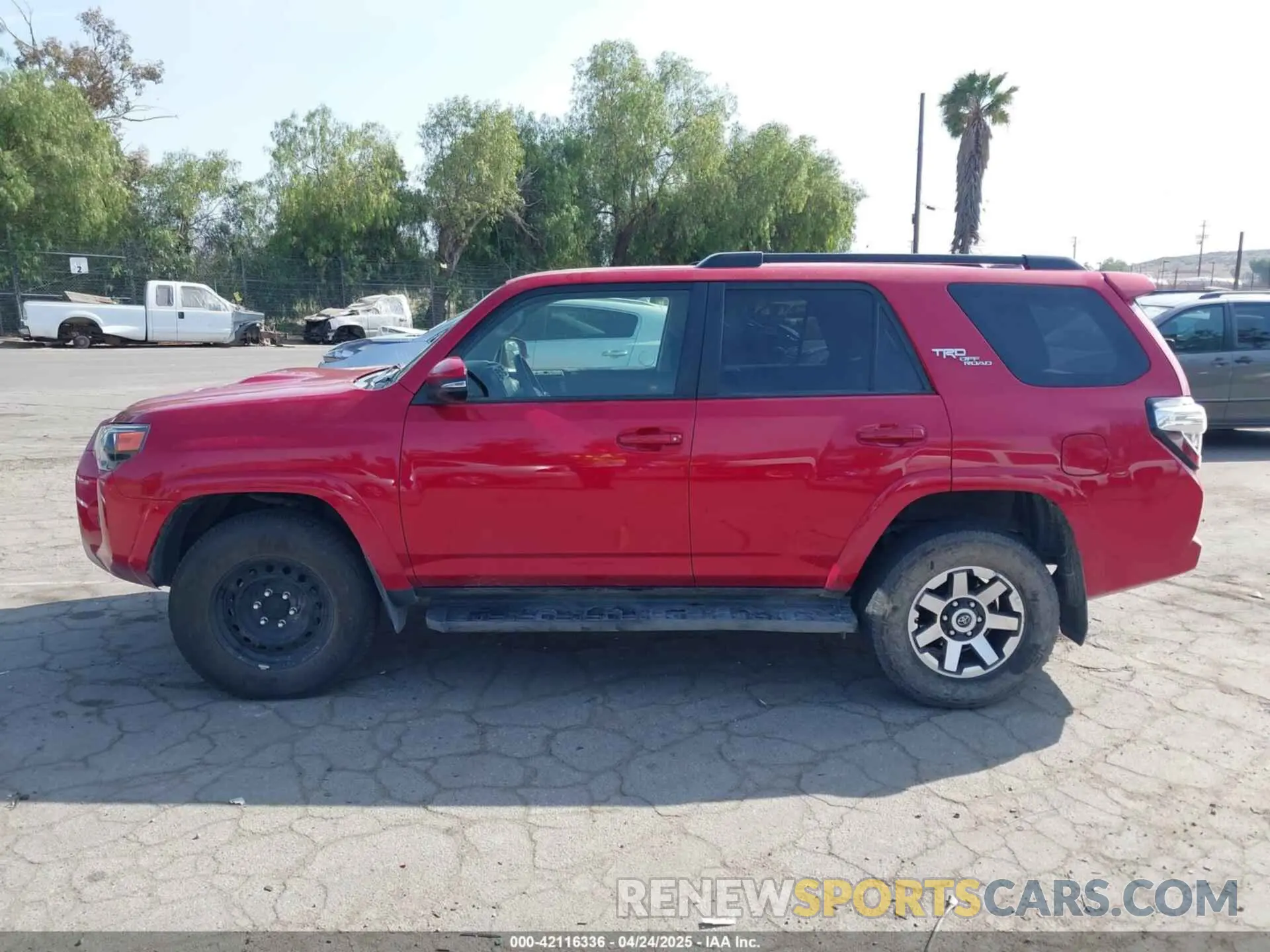 14 Photograph of a damaged car JTEBU5JR5L5801274 TOYOTA 4RUNNER 2020