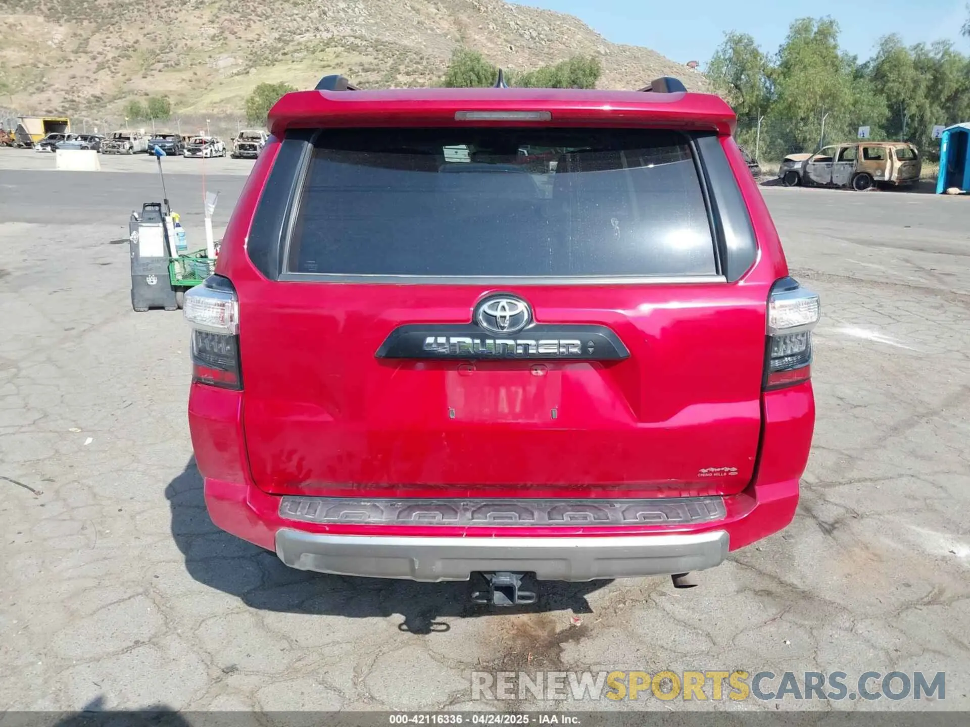 16 Photograph of a damaged car JTEBU5JR5L5801274 TOYOTA 4RUNNER 2020