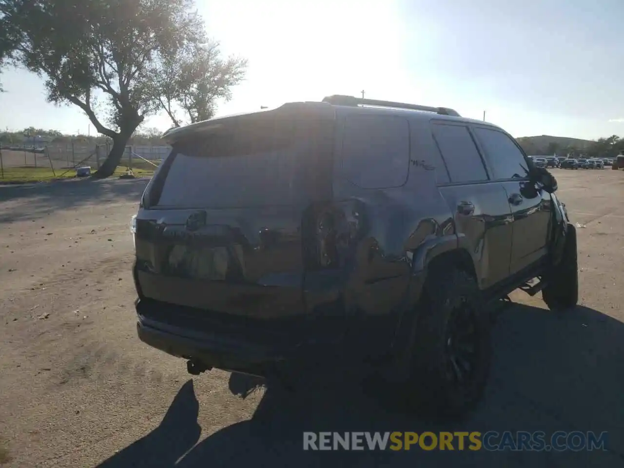 4 Photograph of a damaged car JTEBU5JR5L5805180 TOYOTA 4RUNNER 2020