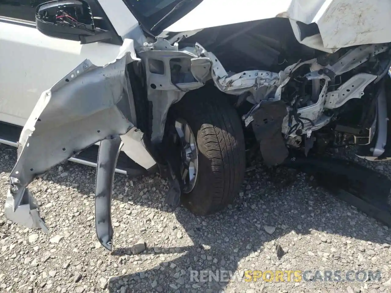 9 Photograph of a damaged car JTEBU5JR5L5807107 TOYOTA 4RUNNER 2020