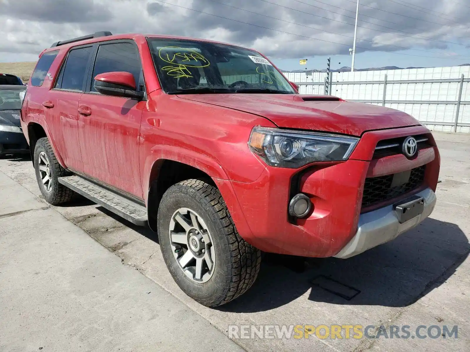 1 Photograph of a damaged car JTEBU5JR5L5814333 TOYOTA 4RUNNER 2020