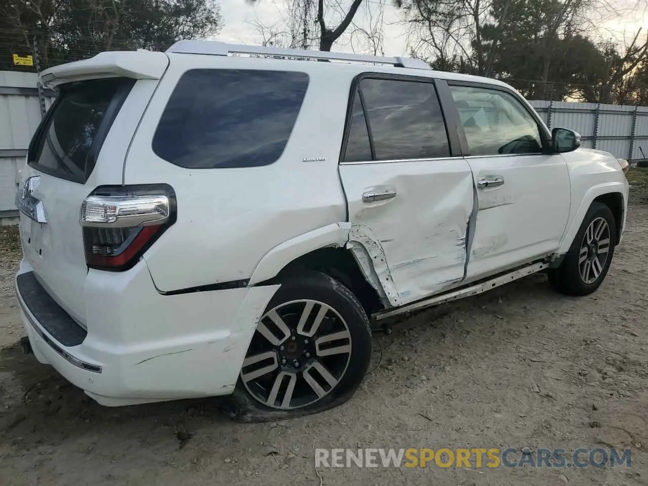 3 Photograph of a damaged car JTEBU5JR5L5816065 TOYOTA 4RUNNER 2020