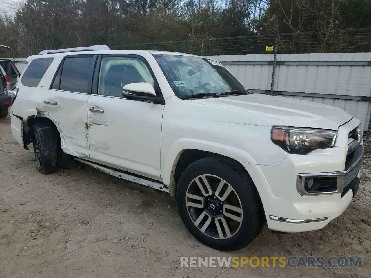 4 Photograph of a damaged car JTEBU5JR5L5816065 TOYOTA 4RUNNER 2020