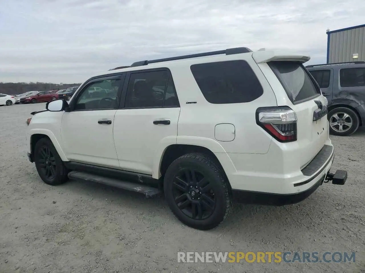 2 Photograph of a damaged car JTEBU5JR5L5818642 TOYOTA 4RUNNER 2020