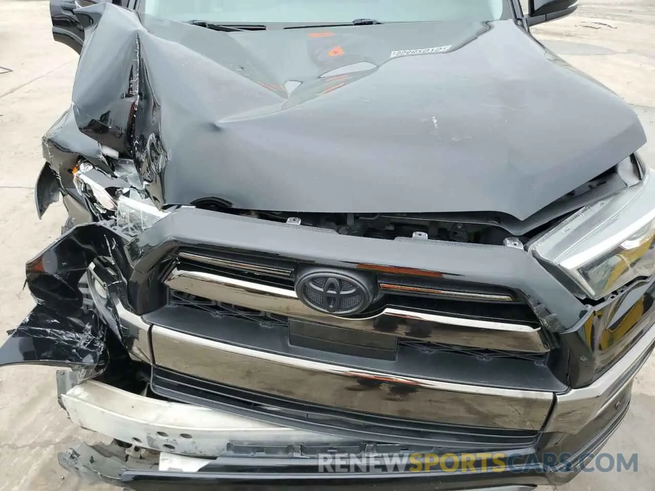 12 Photograph of a damaged car JTEBU5JR6L5741182 TOYOTA 4RUNNER 2020