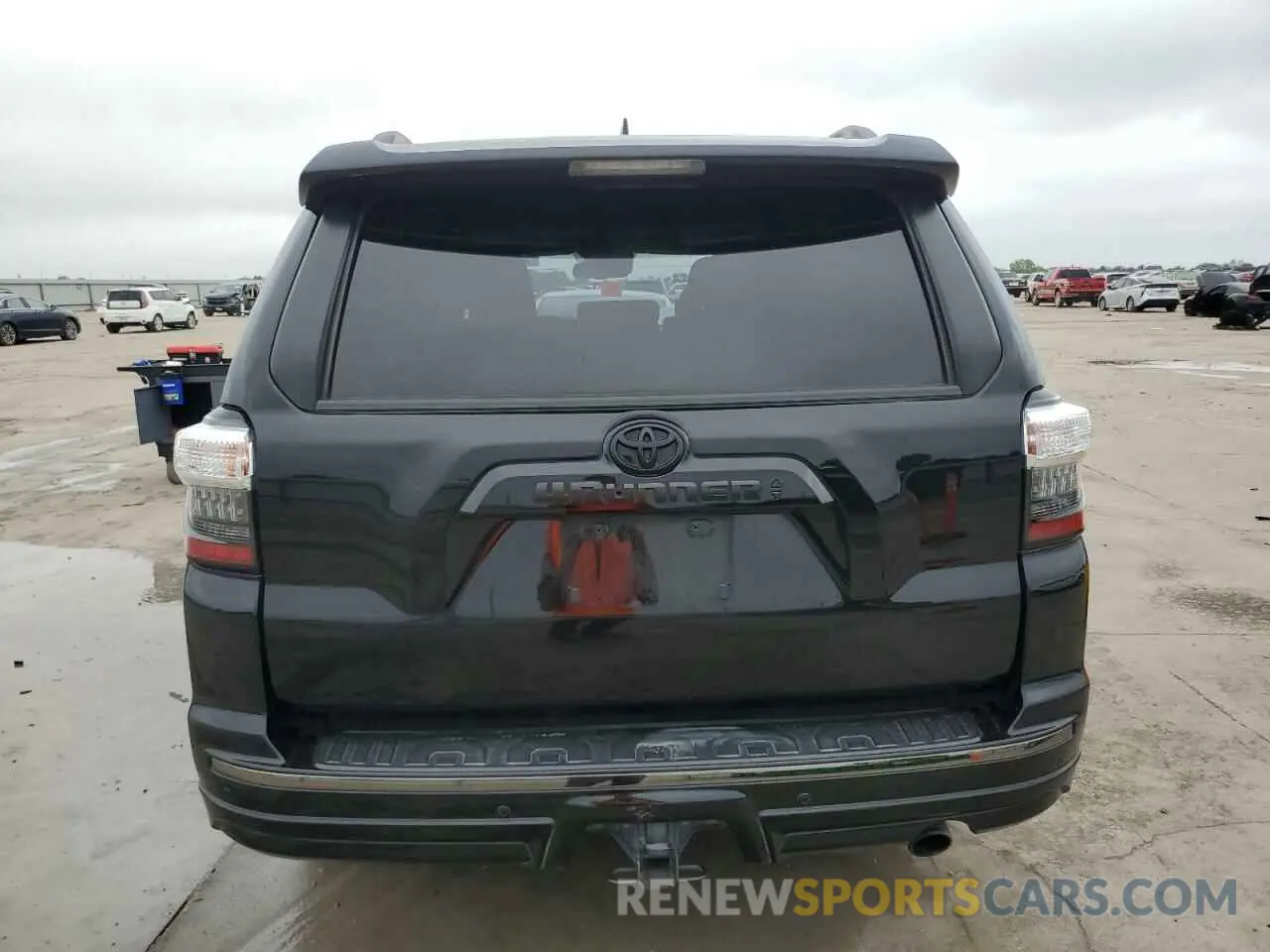 6 Photograph of a damaged car JTEBU5JR6L5741182 TOYOTA 4RUNNER 2020