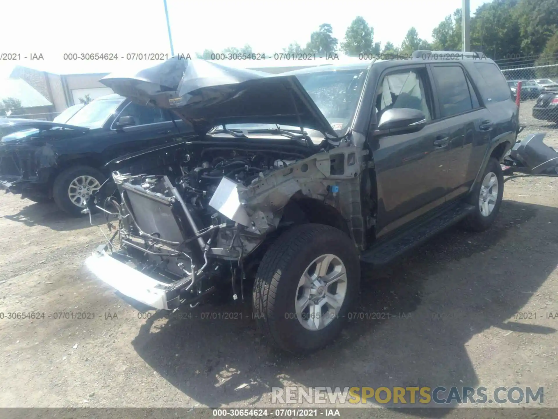 2 Photograph of a damaged car JTEBU5JR6L5745314 TOYOTA 4RUNNER 2020