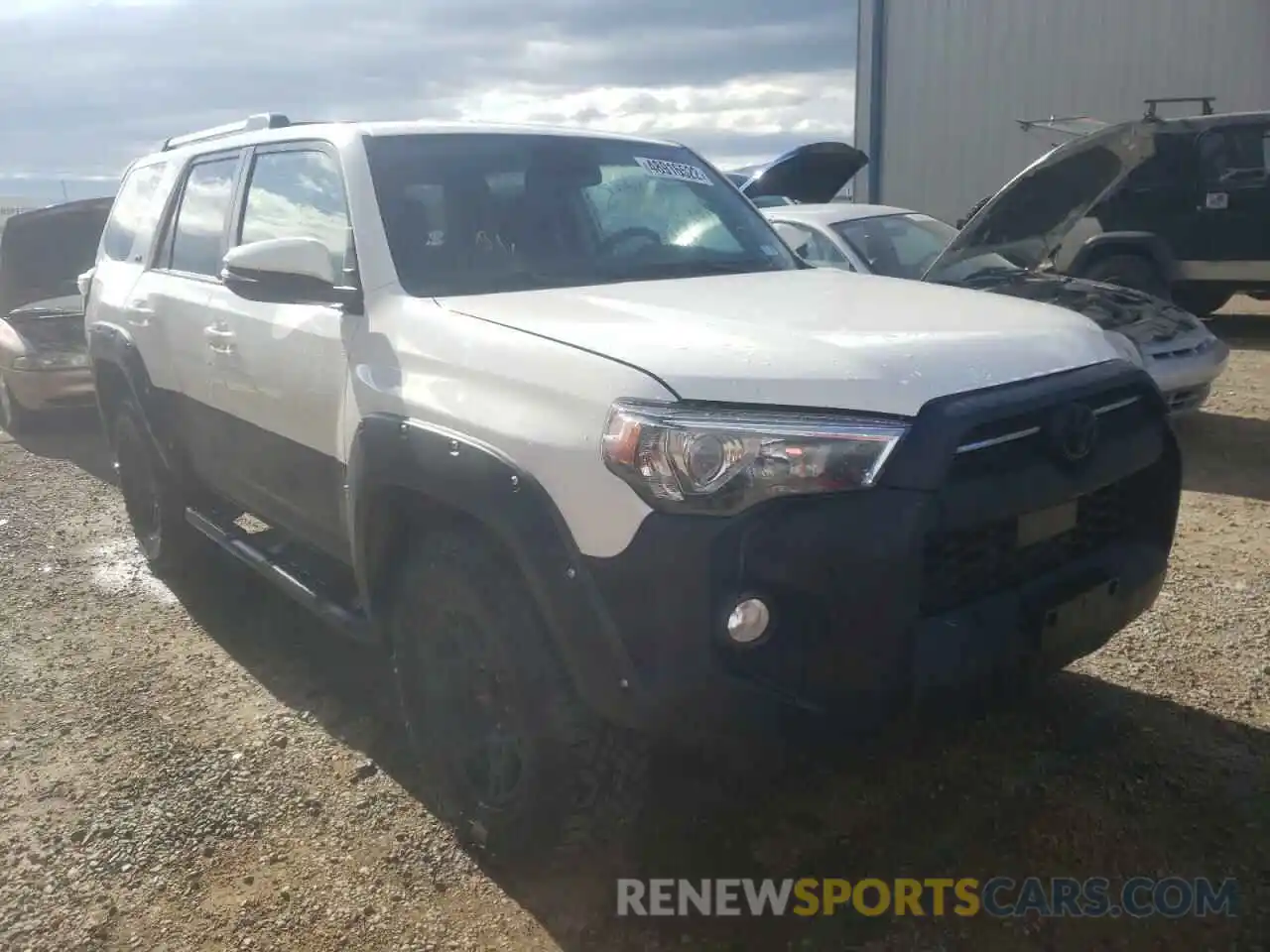 1 Photograph of a damaged car JTEBU5JR6L5751016 TOYOTA 4RUNNER 2020