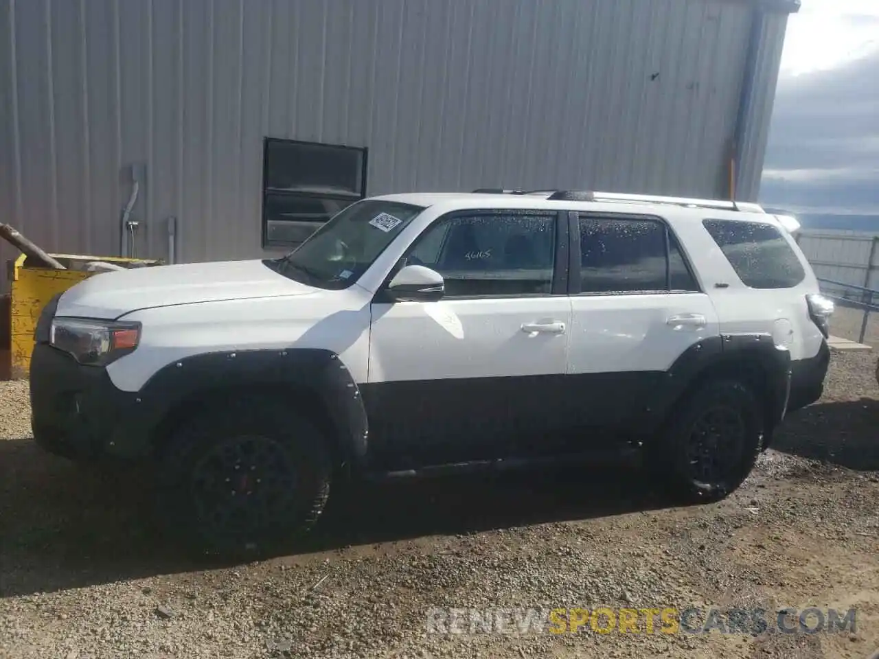 9 Photograph of a damaged car JTEBU5JR6L5751016 TOYOTA 4RUNNER 2020