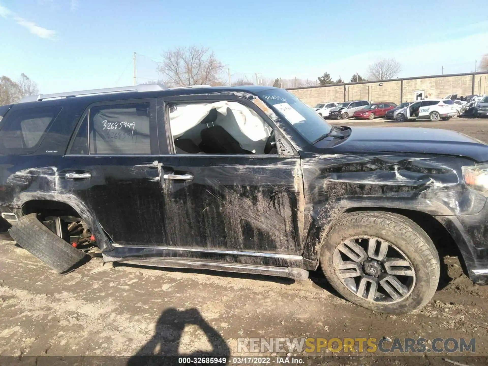 6 Photograph of a damaged car JTEBU5JR6L5753297 TOYOTA 4RUNNER 2020