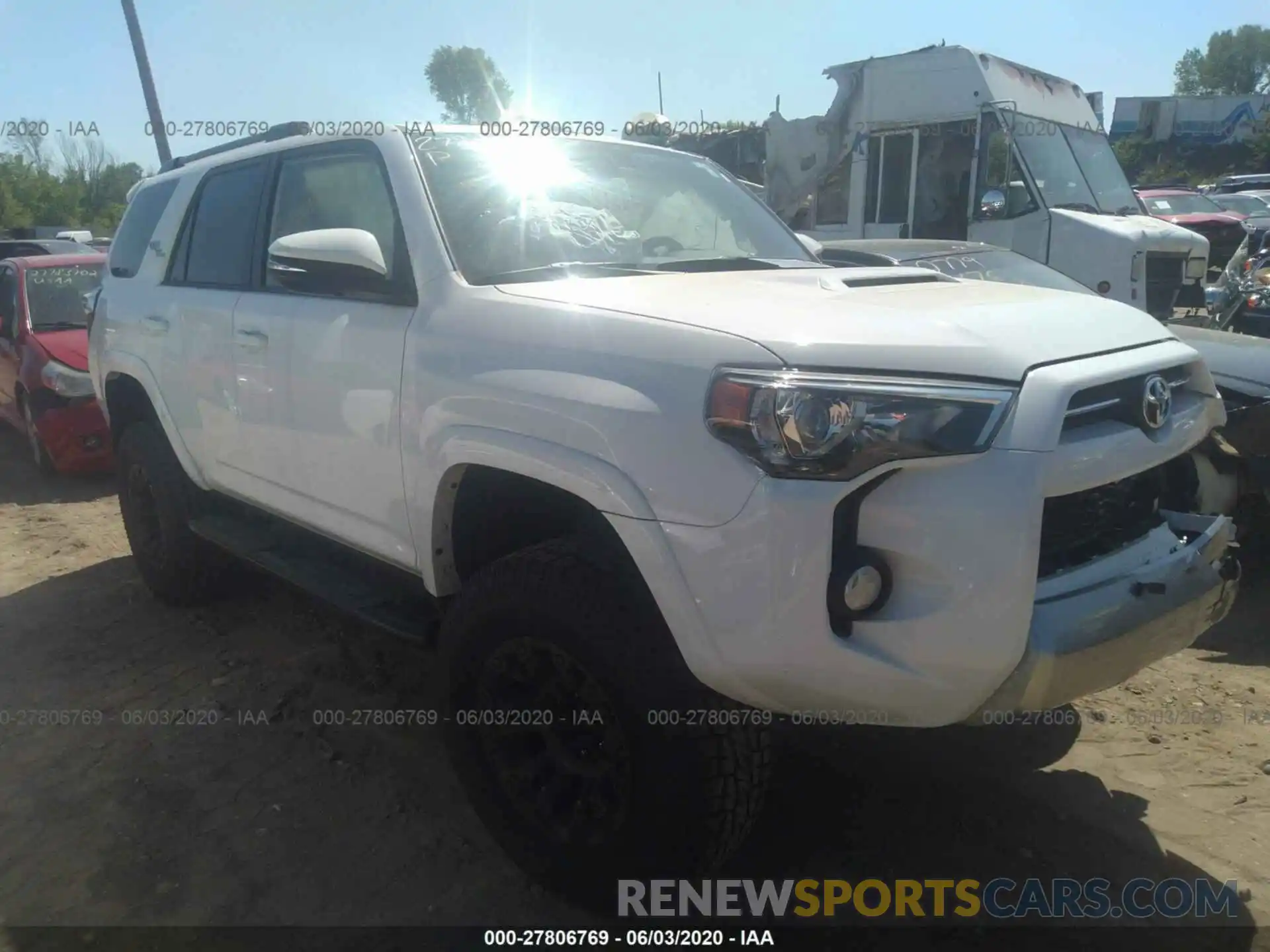 1 Photograph of a damaged car JTEBU5JR6L5753526 TOYOTA 4RUNNER 2020