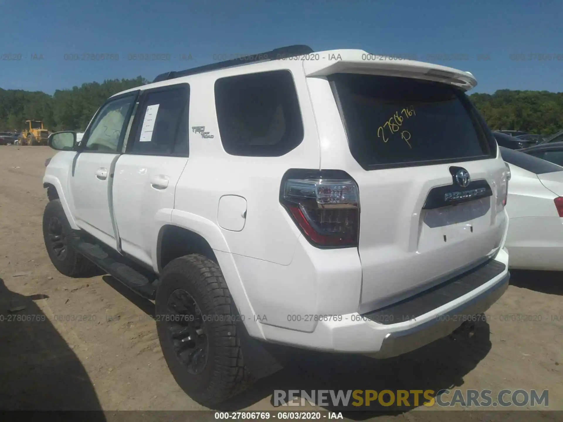 3 Photograph of a damaged car JTEBU5JR6L5753526 TOYOTA 4RUNNER 2020